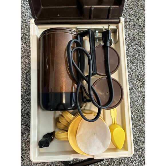 Vintage Empire Kar-n-Home 16pc Travel Kit Coffee Maker‎ Model #1670-25; - Picture 3 of 9